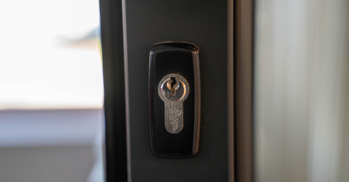 Broken Key Extraction — Paterson Locksmiths